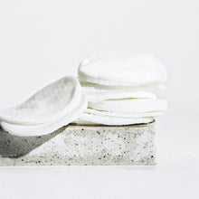 Load image into Gallery viewer, celimax JI WOO GAE Heartleaf BHA Peeling Pad 50P