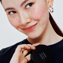 Load image into Gallery viewer, HERA Skin Tint Comfy Spreader SPF50/ PA++++ 15g