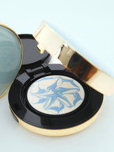 Load image into Gallery viewer, VT Essence Sun Pact SPF50+ PA+++ 11g