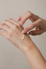 Load image into Gallery viewer, papa recipe Blemish Balm 50ml SPF 26++