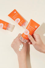 Load image into Gallery viewer, papa recipe Bombee Moist Sun Essence SPF50+ PA+++ 50ml