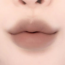Load image into Gallery viewer, lilybyred Smiley Lip Blending Stick 0.8g
