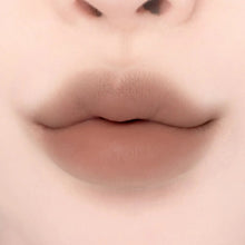 Load image into Gallery viewer, lilybyred Smiley Lip Blending Stick 0.8g
