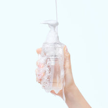 Load image into Gallery viewer, Luvum Bamboo Hyaluronic Moisture Gel Cleanser 200ml