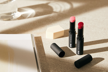 Load image into Gallery viewer, isoi Bulgarian Rose Lip Treatment Balm 5g #Pure Red