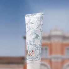 Load image into Gallery viewer, V&amp;A BEAUTY Antioxidant Cleansing Foam 135ml
